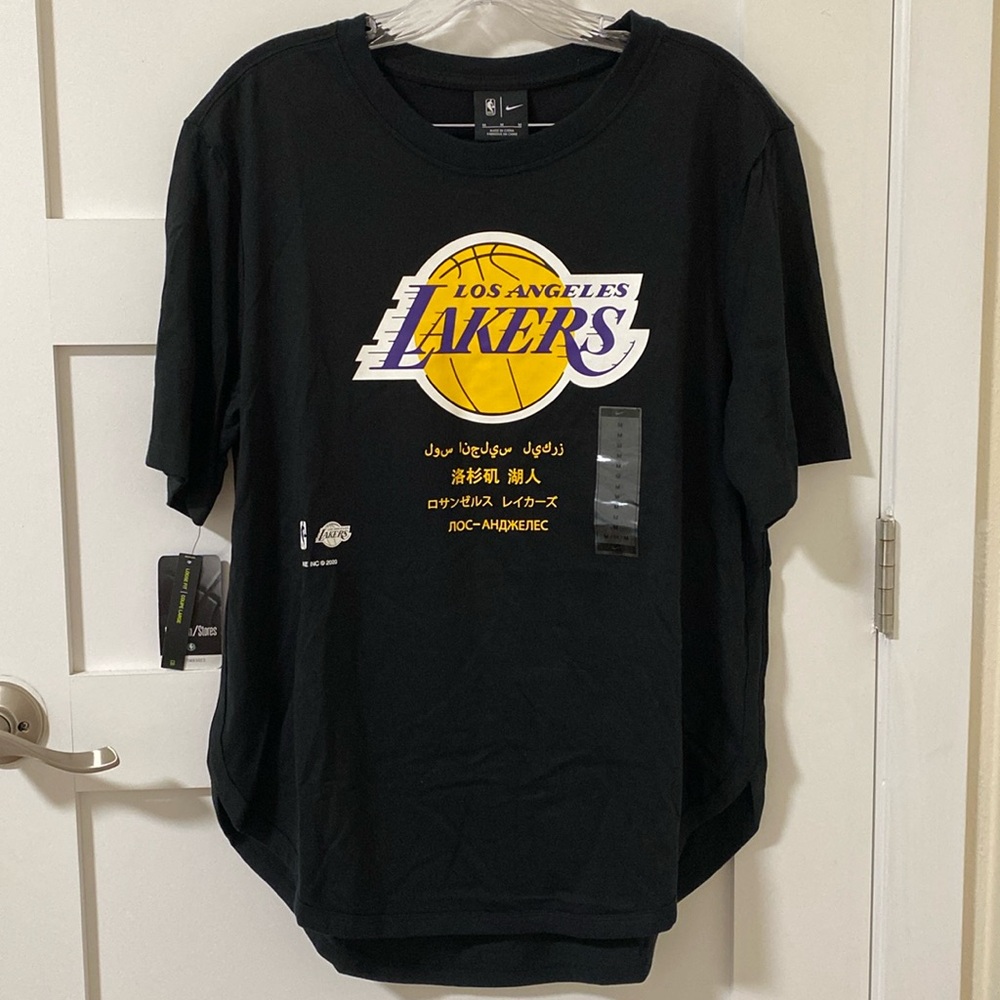 Nike Los Angeles Lakers NBA Women Loose Fit Short Sleeve Shirt Curve Hem Medium